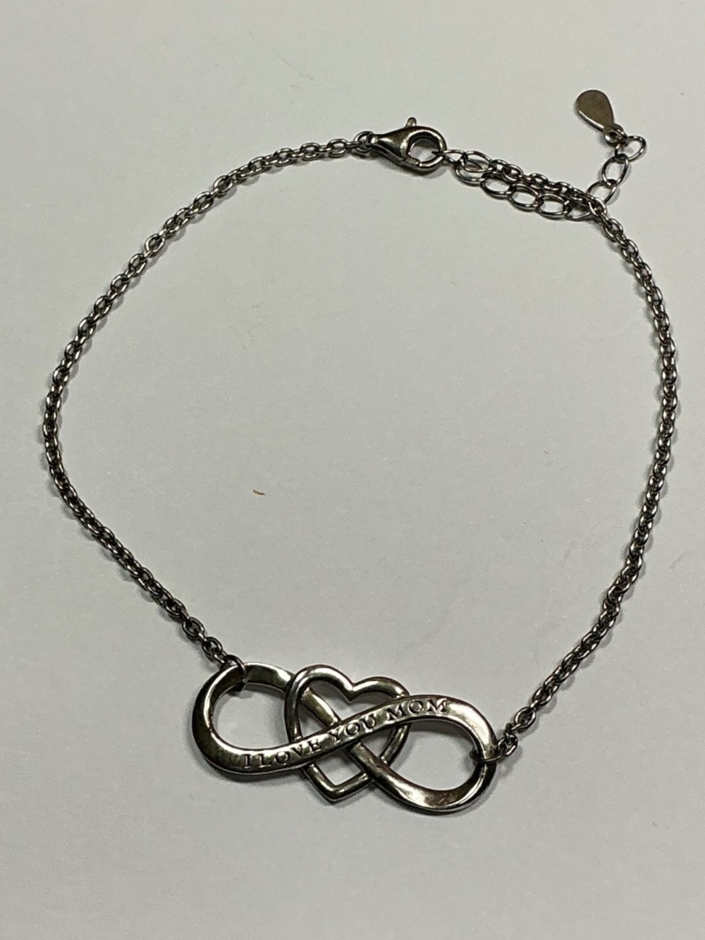 Sterling Silver I LOVE YOU MOM Infinity Heart Pendant Bracelet. 7.5 to 8.5” long